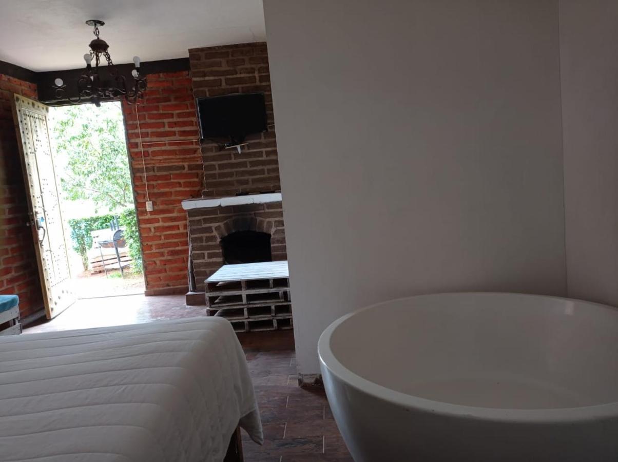 Hotel Cabanas Azul Tequilana Arandas Kültér fotó